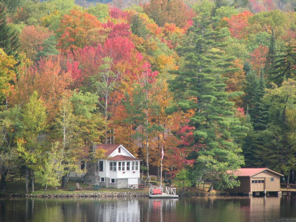 Pine Knoll Hotel Lakeside Lodge & Cabin Old Forge Room photo