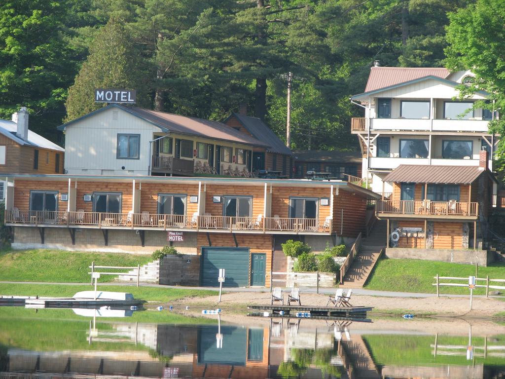 Pine Knoll Hotel Lakeside Lodge & Cabin Old Forge Room photo