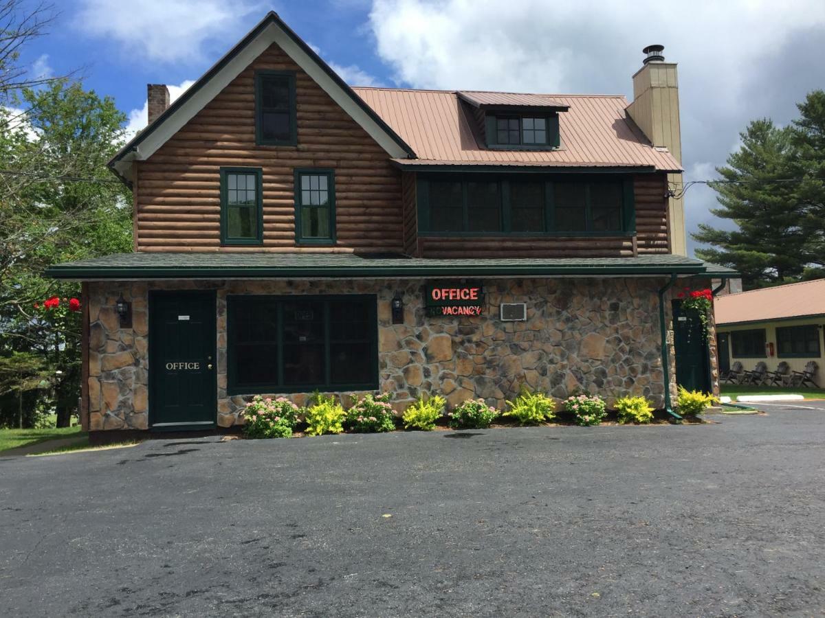 Pine Knoll Hotel Lakeside Lodge & Cabin Old Forge Exterior photo